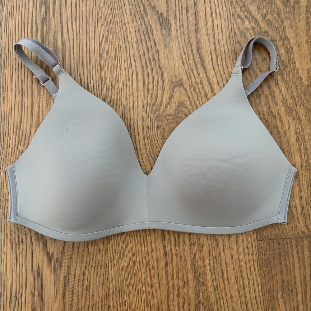 Soma Vanishing 360 WirelessLight Gray T-Shirt Bra 34C Everyday Support